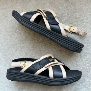 Geox Respira Beige Patent Leather Black Leather Wide Strap Sandal Women 36 US 6